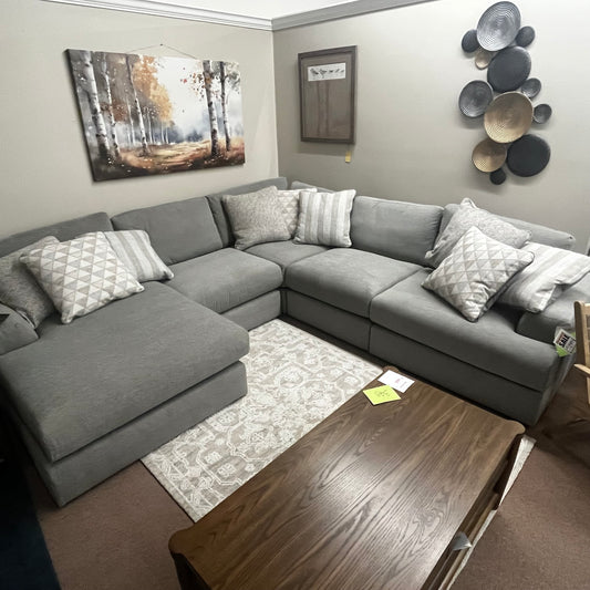 Avaliyah 6-Piece Sectional with Chaise
