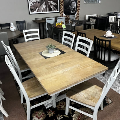 Purlaney Extension Dining Table and 6 Chairs