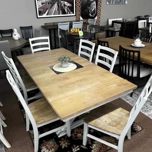 Purlaney Extension Dining Table and 6 Chairs