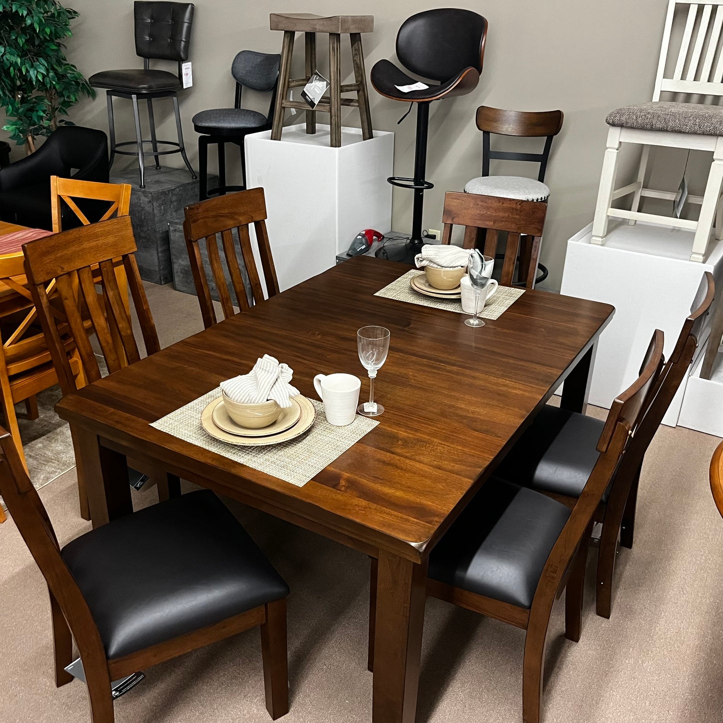 Ralene Dining
